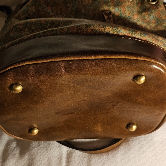 Patricia Nash Genuine Leather CIVETTA Bucket/ Crossbody Purse. Adjustable Strap. - Picture 5 of 12